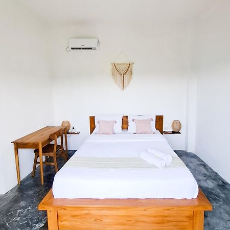 Turtle House Surf & Stay Airsatang Exterior foto